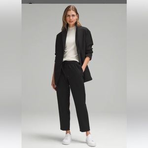 Lululemon tapered leg mid rise luxtreme pants, 7/8 length, black, size S